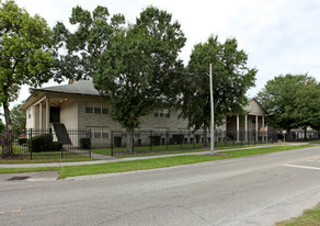 Lake Jennie I Apartments