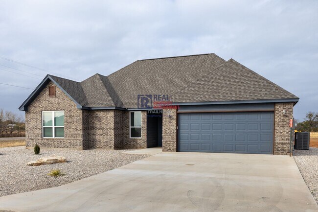 1011 County Rd 327 in Glen Rose, TX - Building Photo - Building Photo