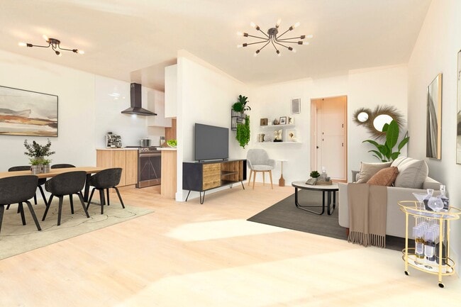 property at 204 Manhattan Pl