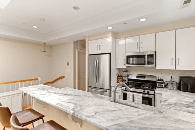 9 Sheridan St in Cambridge, MA - Building Photo - Building Photo