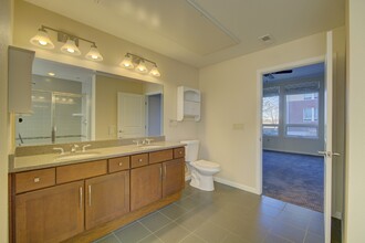 8185 E Lowry Blvd, Unit 104 in Denver, CO - Building Photo - Building Photo