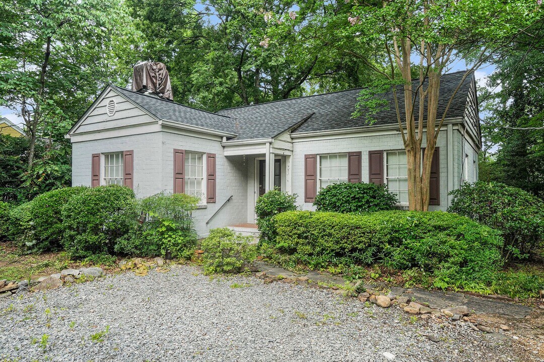1938 N Decatur Rd in Atlanta, GA - Building Photo