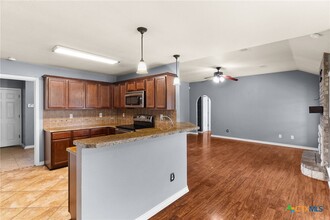 6060 3300 in Kempner, TX - Foto de edificio - Building Photo