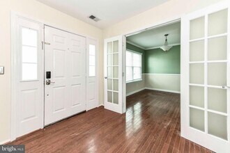 10135 Forest Hill Cir in Manassas, VA - Building Photo - Building Photo