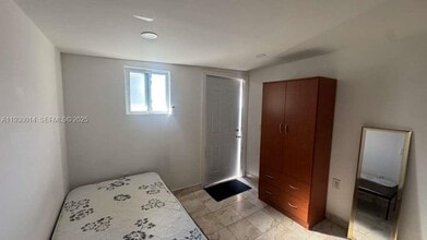 20811 NW Miami Pl in Miami, FL - Building Photo - Building Photo