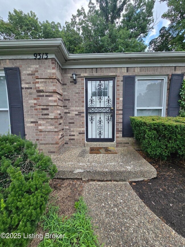9313 Le Beau Ct in Louisville, KY - Building Photo - Building Photo