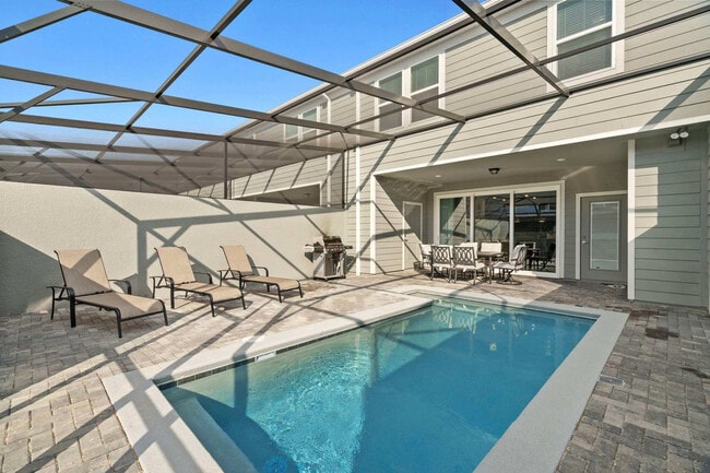 1283 Blue Paradise Wy in Clermont, FL - Foto de edificio - Building Photo