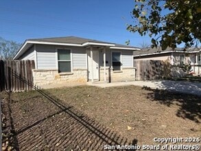 207 Carranza St in San Antonio, TX - Building Photo - Building Photo