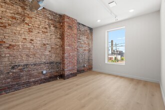 266 E Michigan Ave, Unit 303 in Kalamazoo, MI - Building Photo - Building Photo