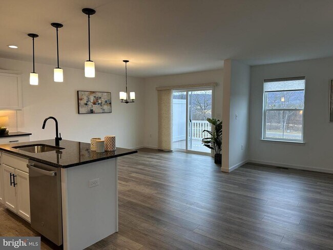 330 Acer Ave in State College, PA - Building Photo - Building Photo