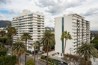 Doheny Plaza Condominiums in West Hollywood, CA - Building Photo - Building Photo