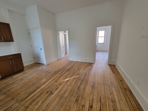 338 South St, Unit 2F in Philadelphia, PA - Building Photo - Building Photo