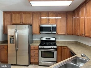 11278 Wortham Crest Cir in Manassas, VA - Building Photo - Building Photo