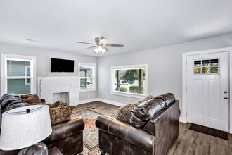 2604 Holmes Ave NW in Huntsville, AL - Foto de edificio - Building Photo