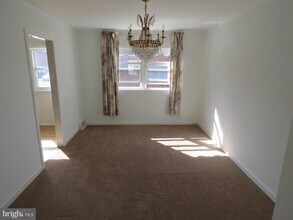 12839 Elnora Rd in Philadelphia, PA - Building Photo - Building Photo