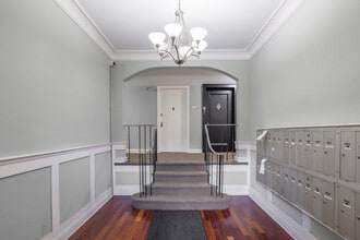 Melrose Court Apartments in Elkins Park, PA - Building Photo - Interior Photo