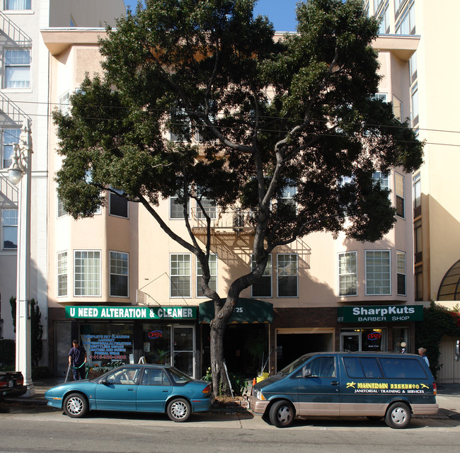 2723-2727 Van Ness Ave in San Francisco, CA - Building Photo - Building Photo