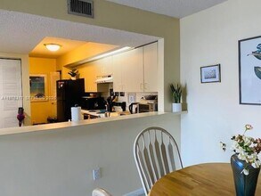 8580 SW 212th St, Unit 304 in Cutler Bay, FL - Building Photo - Building Photo