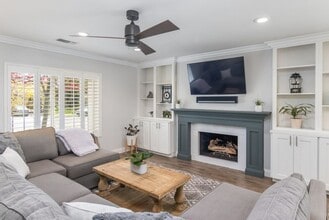 368 Venus St in Thousand Oaks, CA - Building Photo - Building Photo