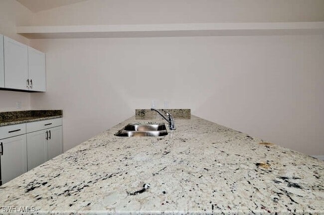 property at 1303 SE 8th Pl
