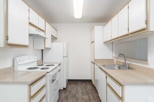 Hampton Park Apartments in Tigard, OR - Building Photo