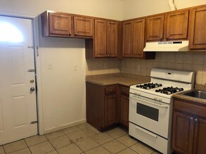 66 Marshall St, Unit 2R in Elizabeth, NJ - Building Photo - Building Photo