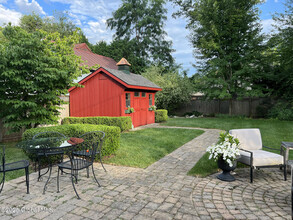 32 York Ave in Saratoga Springs, NY - Foto de edificio - Building Photo