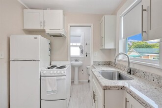 639 SW 5th Ave, Unit 2 in Fort Lauderdale, FL - Foto de edificio - Building Photo