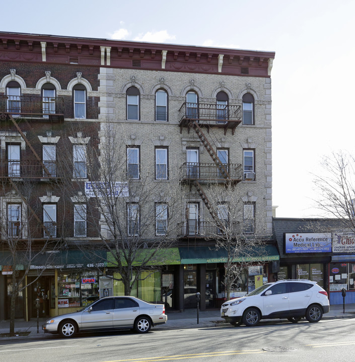 548 Avenue C in Bayonne, NJ - Building Photo