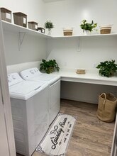 Sparrow Hill in Idaho Falls, ID - Foto de edificio - Building Photo