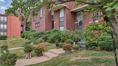 Park South in Kansas City, MO - Building Photo - Building Photo