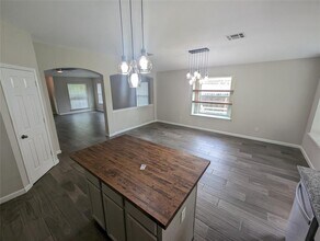 1006 Chardonnay Crossing in Leander, TX - Building Photo - Building Photo
