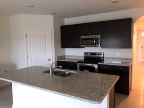 5343 Sandpine Haven Ln in Port Orange, FL - Building Photo - Building Photo