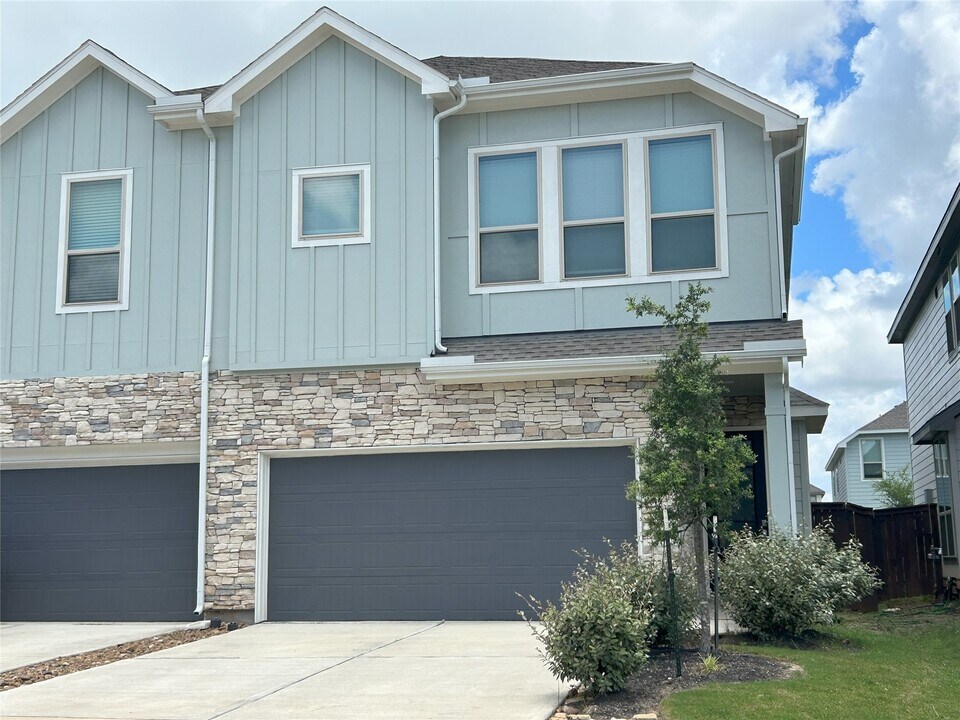 4131 Balboa Dr in Arcola, TX - Building Photo