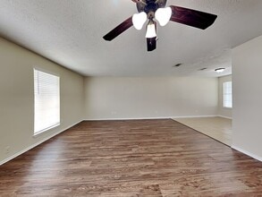 14114 Fleur De Lis Blvd, Unit 2 Bedroom + Den (The Victoria) 0346 in Cypress, TX - Foto de edificio - Building Photo