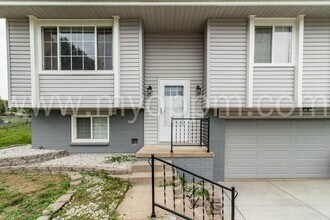 13616 Emiline Cir in Omaha, NE - Building Photo - Building Photo