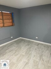 423 N Cocoanut Rd, Unit 3 in Pahokee, FL - Foto de edificio - Building Photo