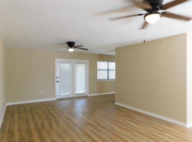 500 Wanta Hide A Way Dr in Spicewood, TX - Building Photo - Building Photo