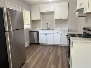 711 Chestnut Dr in High Point, NC - Building Photo - Building Photo