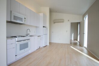 1475 SE 15th Ave in Portland, OR - Foto de edificio - Building Photo