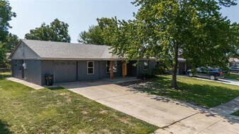 2628 Belhaven Dr in Mesquite, TX - Building Photo