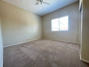 8759 Early Horizon Dr in Las Vegas, NV - Building Photo - Building Photo