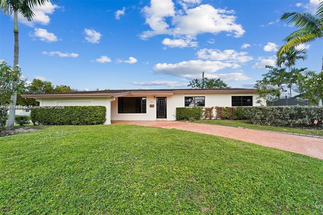 9835 SW 76th St in Miami, FL - Building Photo