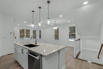 27 Lily Pond Ln in Lexington, MA - Building Photo - Building Photo