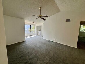 2796 S University Dr, Unit 2207 in Davie, FL - Foto de edificio - Building Photo