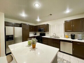 9411 Pioneer Ave in Las Vegas, NV - Building Photo - Building Photo