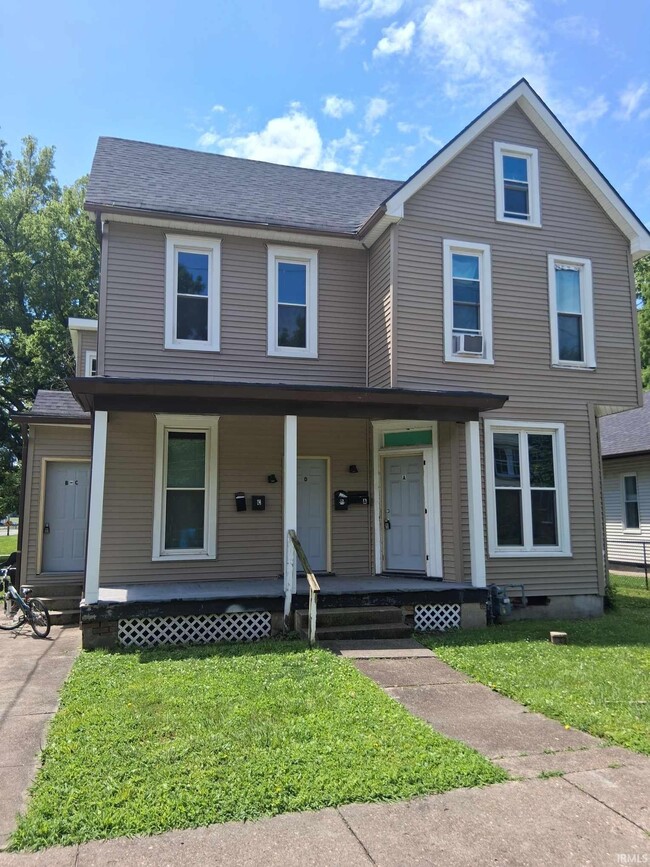 property at 125 E Riverside Dr