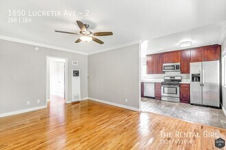 1650 Lucretia Ave in Los Angeles, CA - Building Photo - Building Photo