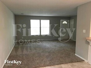 992 Rampart Pl in Stone Mountain, GA - Building Photo - Building Photo