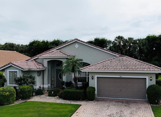 7308 Falls Rd E in Boynton Beach, FL - Building Photo - Building Photo